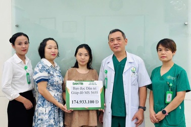 Bạn đọc Dân trí giúp đỡ người bố đơn thân gặp nạn hơn 254 triệu đồng