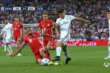 Báo chí quốc tế gọi chiến thắng của Real trước Bayern Munich là… vụ bê bối