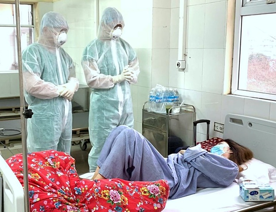 Thêm nữ bệnh nhân người Việt mắc Covid-19 phải thở máy - 1 Thêm nữ bệnh nhân người Việt mắc Covid-19 phải thở máy - 1