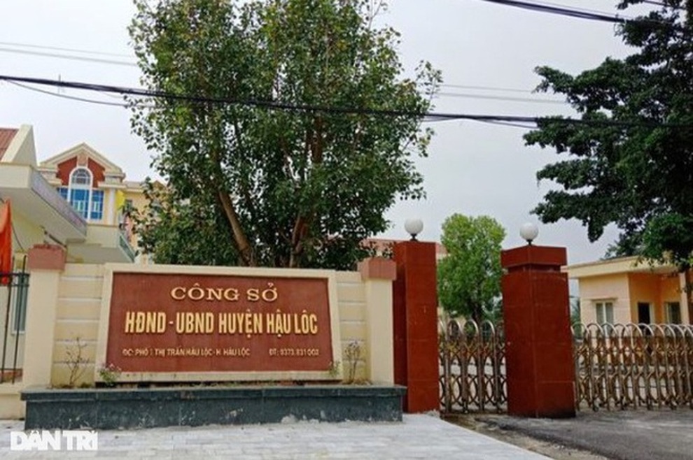 Vì sao một Trưởng phòng Tài nguyên và Môi trường cấp huyện bị khởi tố? - 1 Vì sao một Trưởng phòng Tài nguyên và Môi trường cấp huyện bị khởi tố? - 1