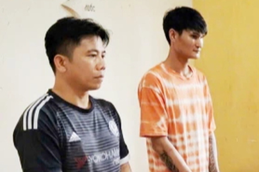 Xông vào quán cà phê, cướp điện thoại của đứa trẻ 9 tuổi - 1