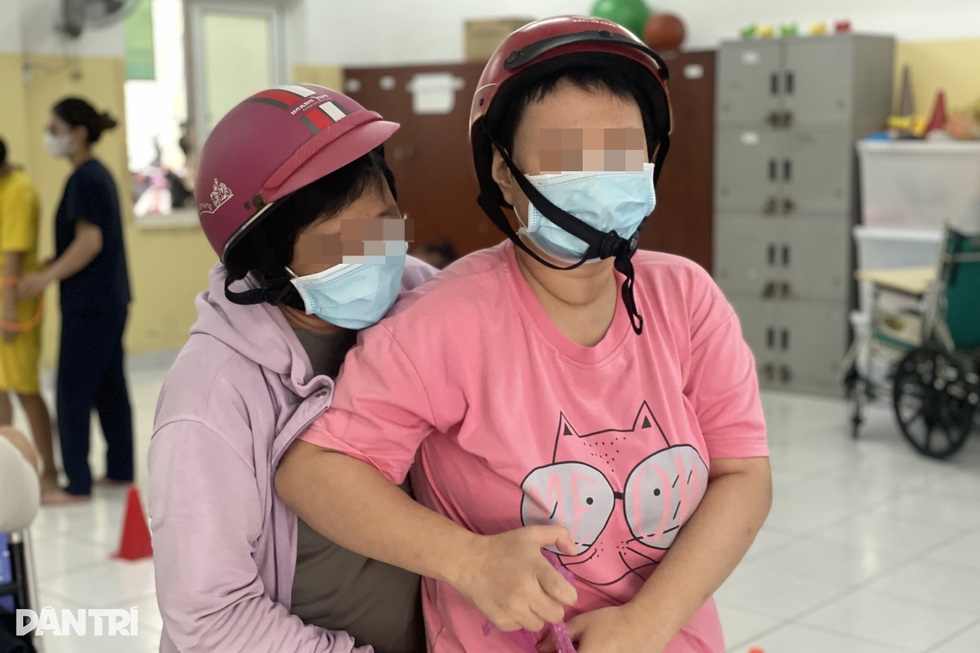 Lớp học đặc biệt giữa lòng bệnh viện gieo hy vọng cho trẻ em khiếm khuyết - 1 Lớp học đặc biệt giữa lòng bệnh viện gieo hy vọng cho trẻ em khiếm khuyết - 1