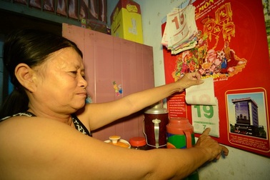 Niềm vui của người phụ nữ hơn mười năm bán máu nuôi mẹ