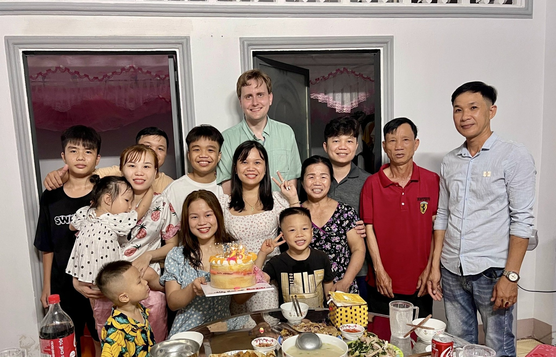 Chàng tiến sĩ người Mỹ cưa đổ cô gái Việt nhờ... chiêu độc của bố - 11 Chàng tiến sĩ người Mỹ cưa đổ cô gái Việt nhờ... chiêu độc của bố - 11