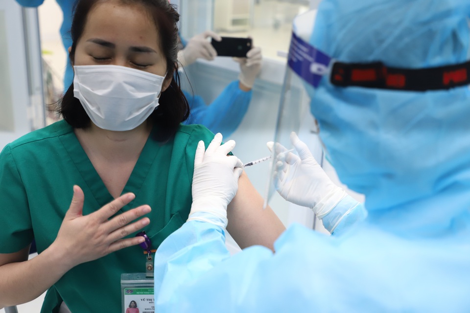 Nhìn lại 1 tháng Hà Nội nóng giữa sóng dịch Covid-19 thứ tư - 8 Nhìn lại 1 tháng Hà Nội nóng giữa sóng dịch Covid-19 thứ tư - 8