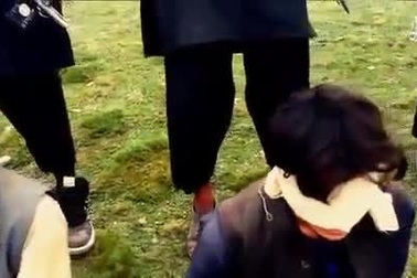 Rùng rợn cảnh IS hành quyết tù nhân bằng bom