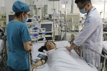 Bệnh nhi ói ra máu ồ ạt vì tắc tĩnh mạch cửa