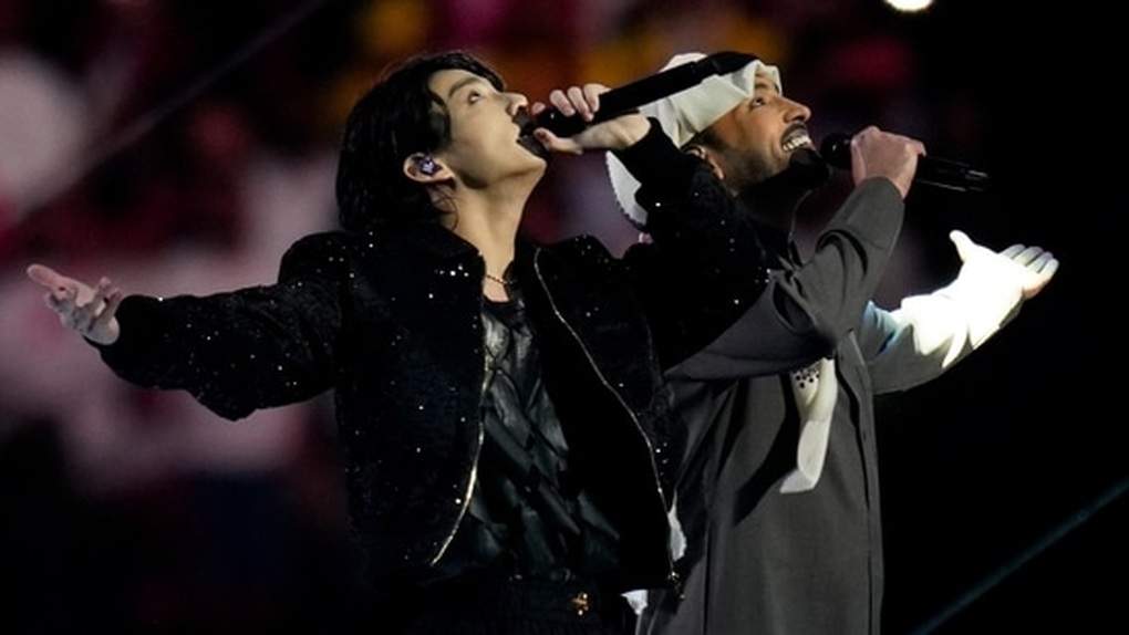 Jungkook là cái tên hot sau màn trình diễn bùng nổ tại World Cup 2022 - 3 Jungkook là cái tên hot sau màn trình diễn bùng nổ tại World Cup 2022 - 3