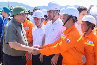 "Hoàn thành đường dây 500kV Lào Cai - Vĩnh Yên trong 6 tháng thay vì 2 năm"