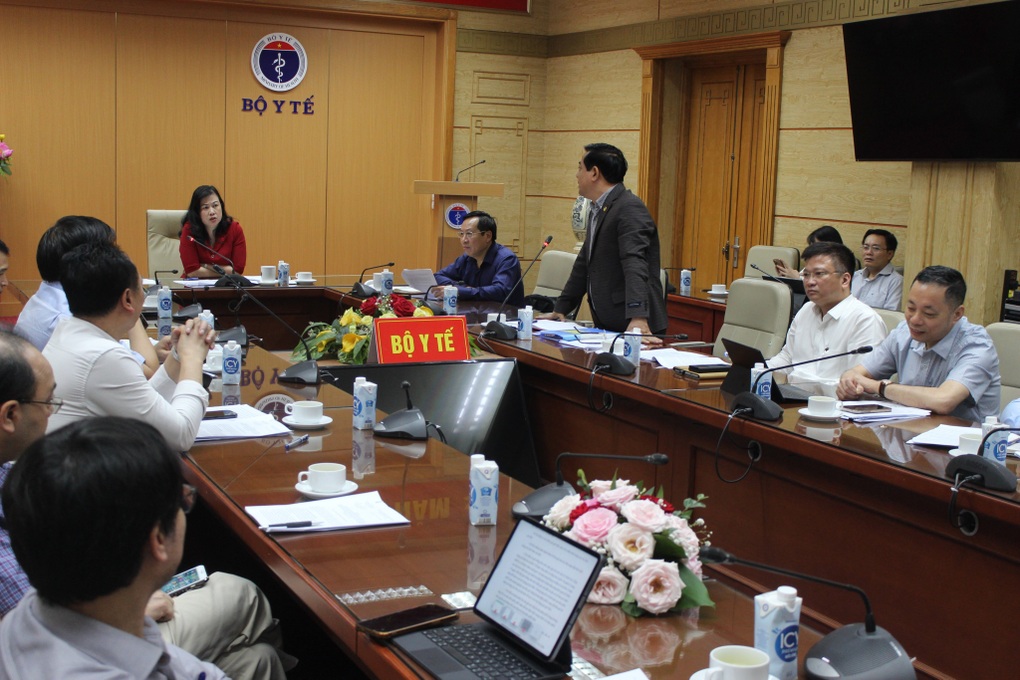 Nút thắt mua sắm được gỡ, không để bệnh nhân tự mua thuốc, vật tư - 1 Nút thắt mua sắm được gỡ, không để bệnh nhân tự mua thuốc, vật tư - 1