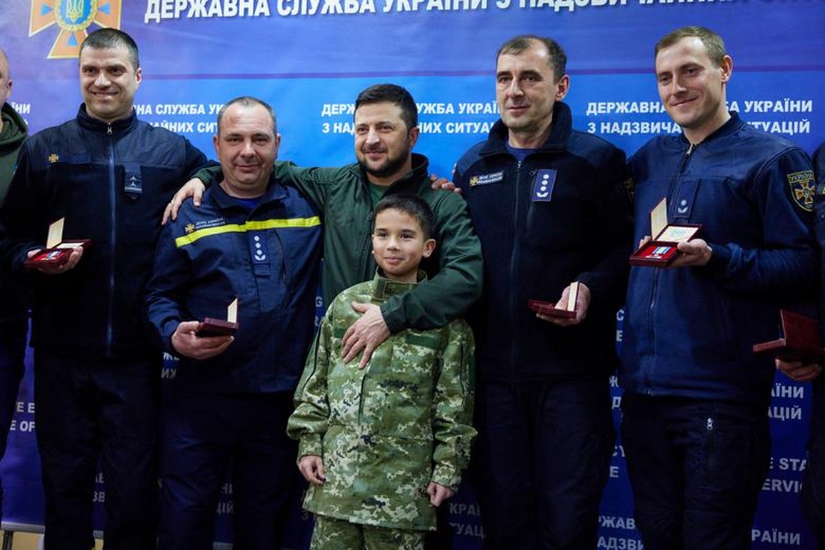 Những ngày căng thẳng của Tổng thống Ukraine  - 13