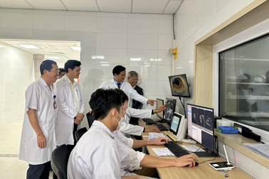 Bộ trưởng Y tế: Quyết liệt giải quyết vướng mắc đấu thầu, mua thuốc, vật tư