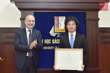 Giảng viên Bách khoa Hà Nội nhận Huân chương Công trạng Italia