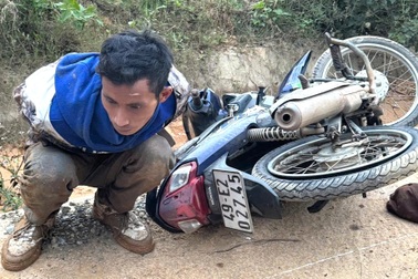 Công an bắt giữ kẻ bịt mặt dùng "bom xăng" cướp ngân hàng