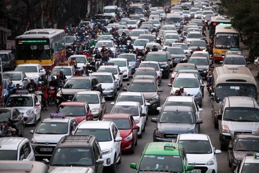 Hàng triệu người dân trở lại Thủ đô sau kỳ nghỉ Tết