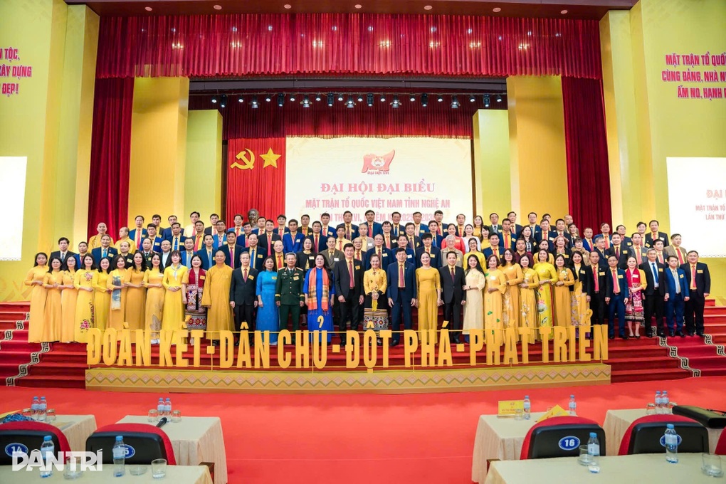 Bà Võ Thị Minh Sinh tái đắc cử Chủ tịch Ủy ban MTTQ Việt Nam tỉnh Nghệ An - 2