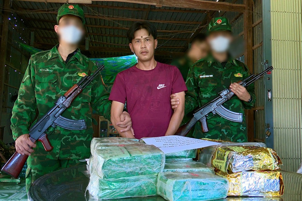 Bắt người đàn ông vận chuyển 25kg ma túy xuyên biên giới - 1 Bắt người đàn ông vận chuyển 25kg ma túy xuyên biên giới - 1