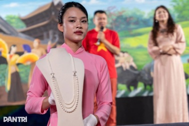 Đấu giá các tác phẩm nghệ thuật thu 2,5 tỷ đồng ủng hộ đồng bào bão lũ