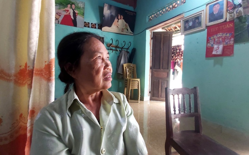 Người cha ung thư giai đoạn cuối nghẹn lòng cấm các con về quê ăn Tết - 4 Người cha ung thư giai đoạn cuối nghẹn lòng cấm các con về quê ăn Tết - 4