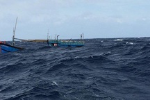 Tàu cá bị tàu hàng đâm chìm, 2 ngư dân mất tích trên biển