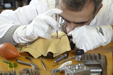 Kính Bentley, “khuôn vàng thước ngọc” của xa xỉ