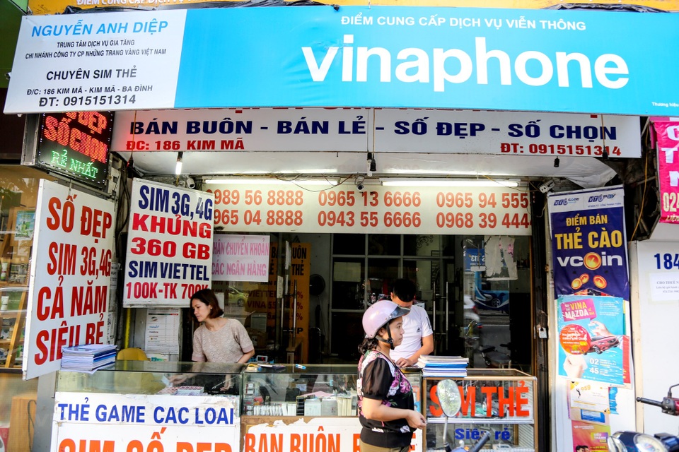 Viettel, VinaPhone, MobiFone ngừng bán SIM hòa mạng tại các đại lý - 1 Viettel, VinaPhone, MobiFone ngừng bán SIM hòa mạng tại các đại lý - 1