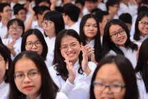 NÓNG: TPHCM thí điểm cho học sinh tới trường từ ngày 13/12