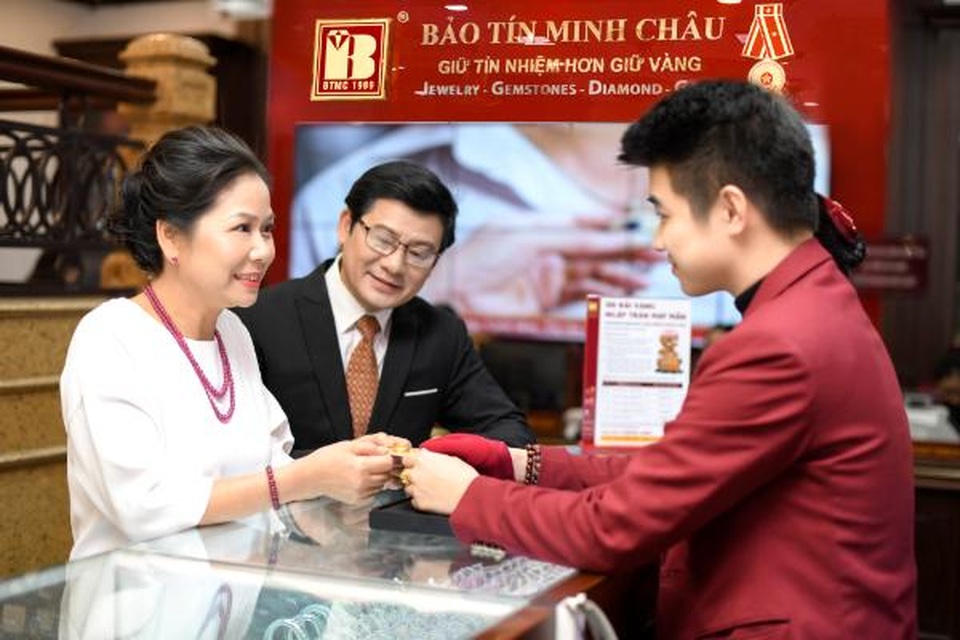 Đầu tư, tích trữ vàng người dân nên chọn vàng của thương hiệu nào? - 1 Đầu tư, tích trữ vàng người dân nên chọn vàng của thương hiệu nào? - 1