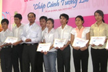 60 SV đầu tiên được vay vốn không lãi suất 