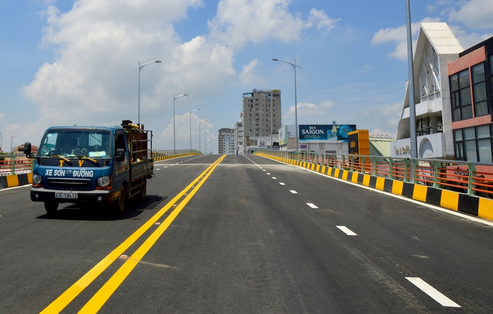 Cận cảnh cầu vượt nút giao thông hơn 700 tỷ đồng sắp thông xe ở Đà Nẵng - 6 Cận cảnh cầu vượt nút giao thông hơn 700 tỷ đồng sắp thông xe ở Đà Nẵng - 6