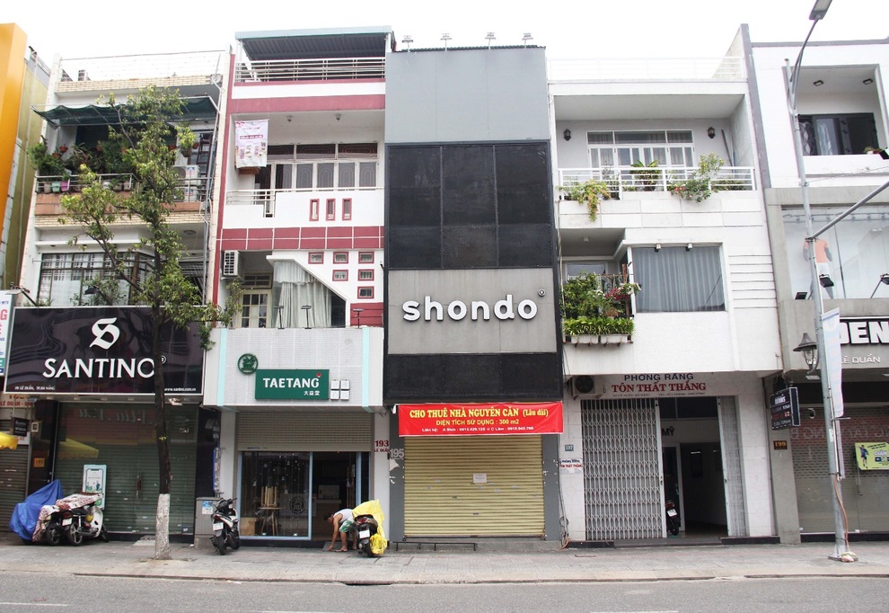 Đà Nẵng: Phố phường vắng lặng, siêu thị đầy ắp nhu yếu phẩm - 2 Đà Nẵng: Phố phường vắng lặng, siêu thị đầy ắp nhu yếu phẩm - 2