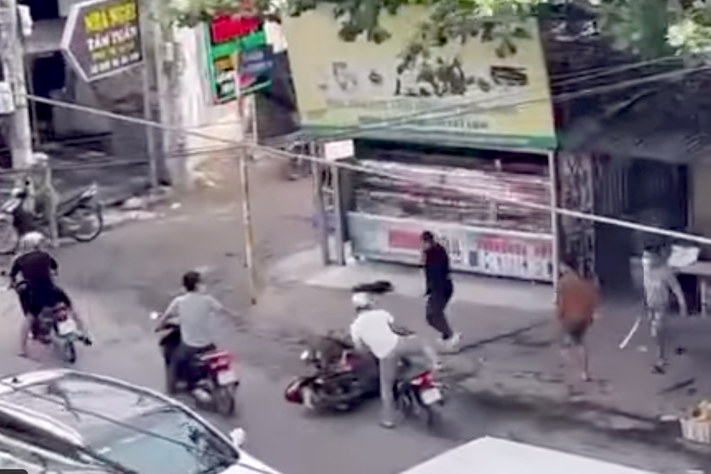 Một người bị chém tử vong sau va chạm giao thông - 1 Một người bị chém tử vong sau va chạm giao thông - 1