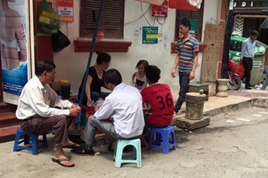 Hà Nội: Sắp xếp hộ nghèo vào bán trà đá trong phố đi bộ