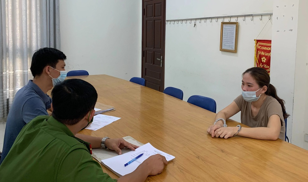 Mua giấy chứng nhận quyền sử dụng đất giả, lừa chiếm đoạt gần 2 tỷ đồng - 1 Mua giấy chứng nhận quyền sử dụng đất giả, lừa chiếm đoạt gần 2 tỷ đồng - 1