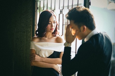 Nhìn vợ đưa cho 40.000 đồng đổ xăng, tôi không hiểu lấy vợ về làm gì