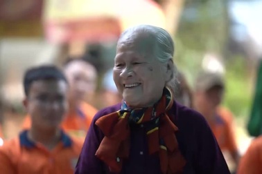 Chương trình “Nơi yêu thương ở lại” đã đến thăm các nghệ sĩ neo đơn tại Viện Dưỡng Lão Nghệ Sĩ