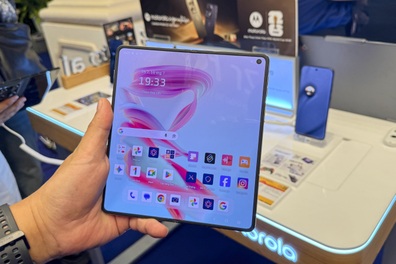Motorola razr fold về Việt Nam, giá 50 triệu đồng