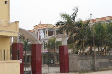 Bản tường trình của cô giáo đối ngược với tập thể lớp 