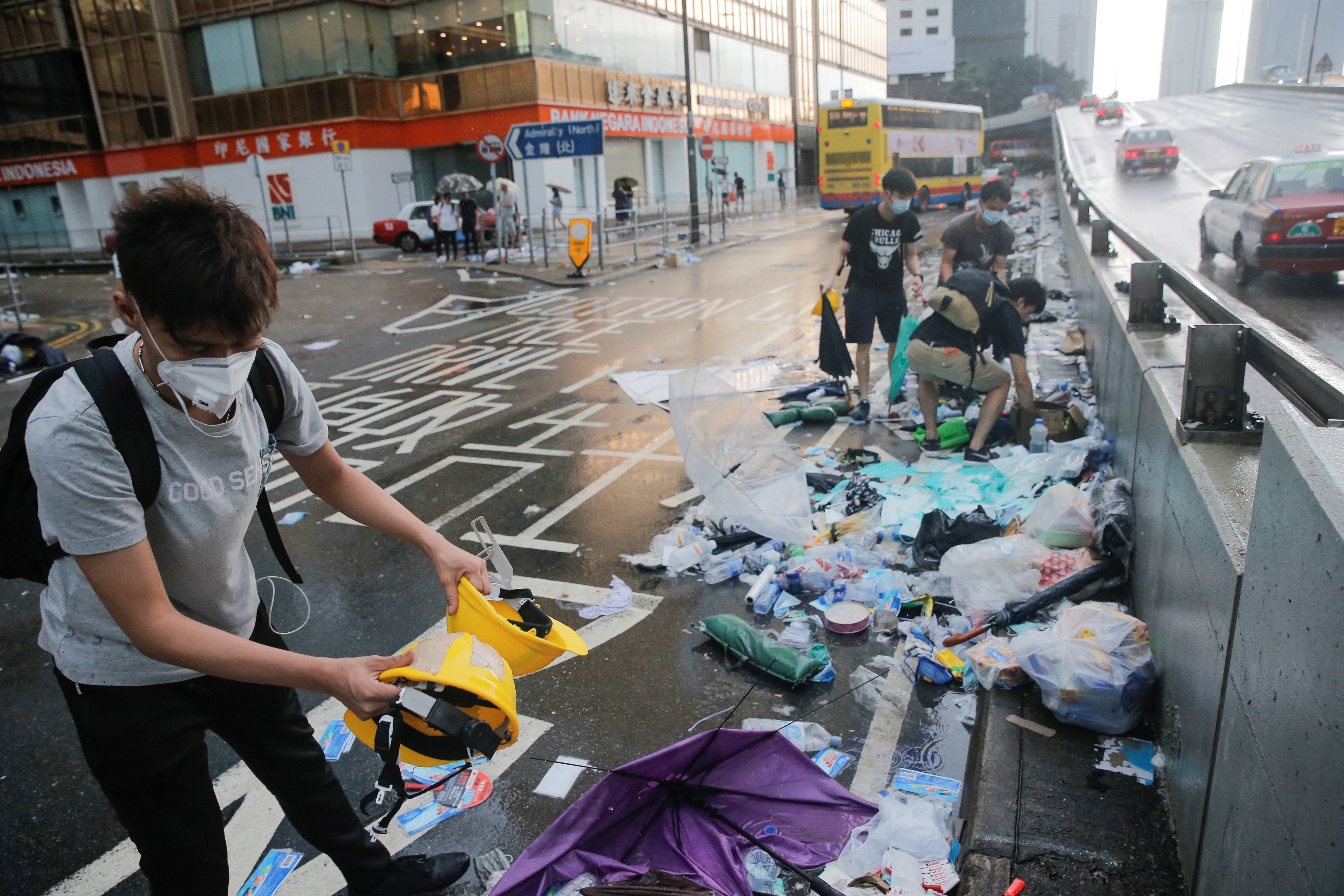 Hong Kong ngổn ngang sau làn sóng biểu tình