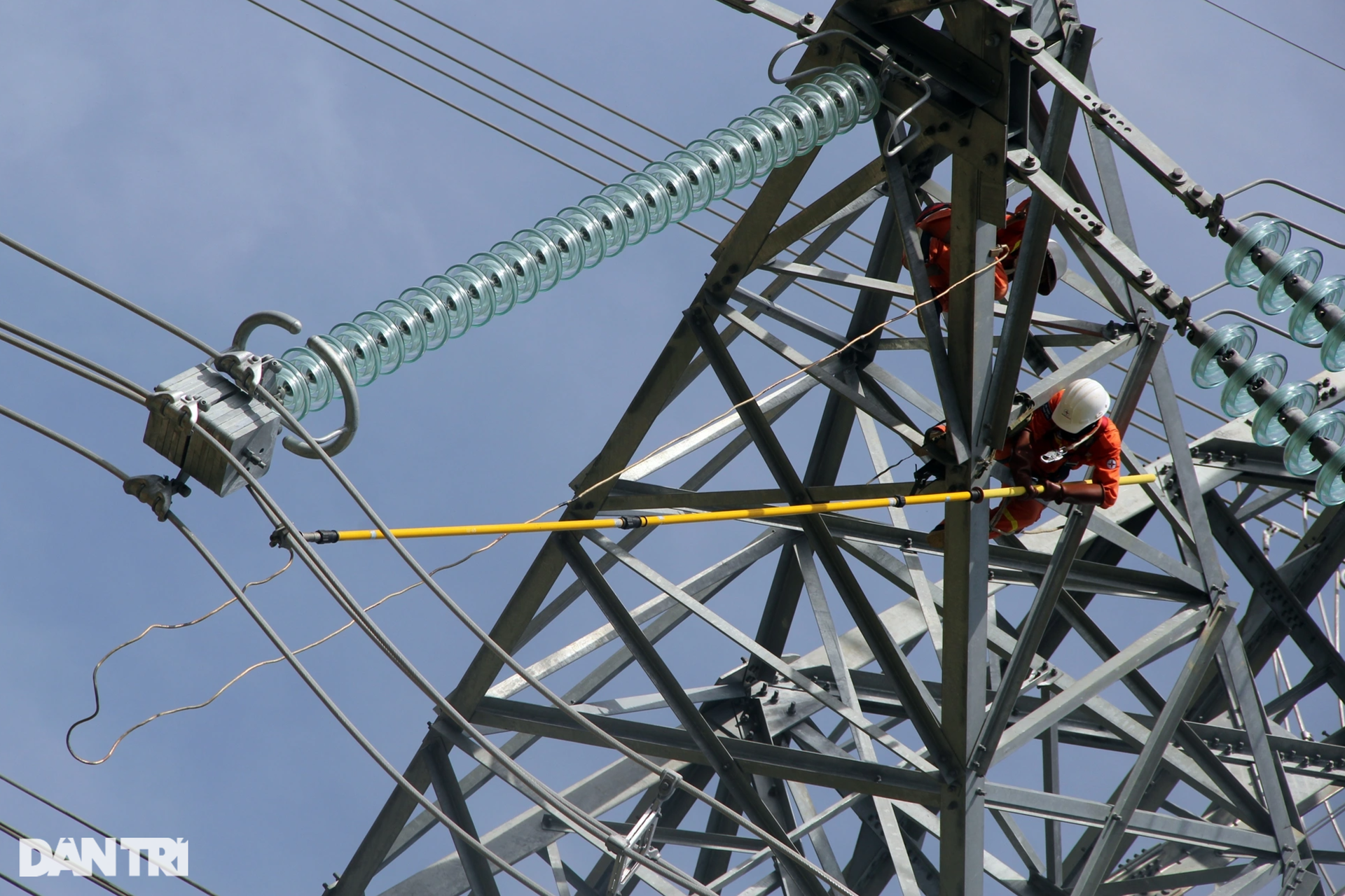 Diễn tập khắc phục sự cố đứt dây dẫn trên đường dây 500kV - 12 Diễn tập khắc phục sự cố đứt dây dẫn trên đường dây 500kV - 12