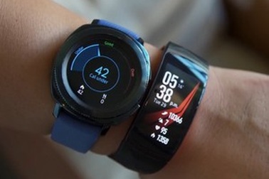 Samsung trình làng đồng hồ, vòng đeo tay thông minh mới tại IFA 2017