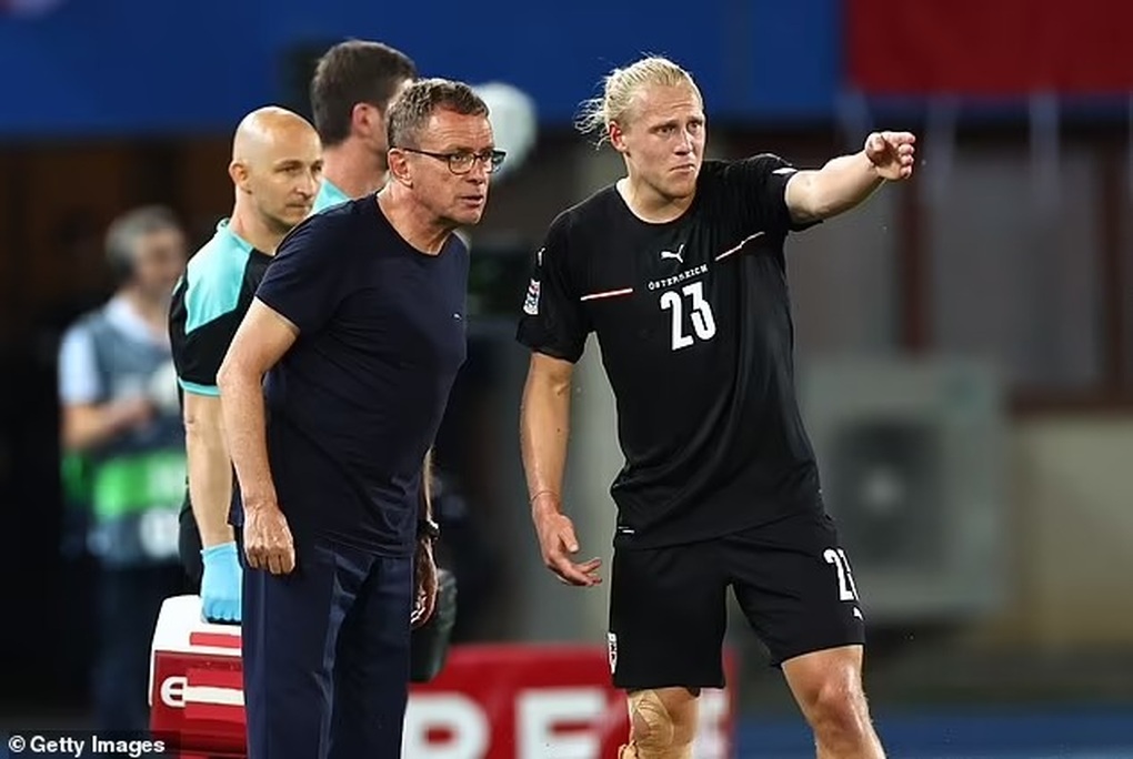 Phản ứng của HLV Ralf Rangnick sau khi bị C.Ronaldo chỉ trích - 2 Phản ứng của HLV Ralf Rangnick sau khi bị C.Ronaldo chỉ trích - 2