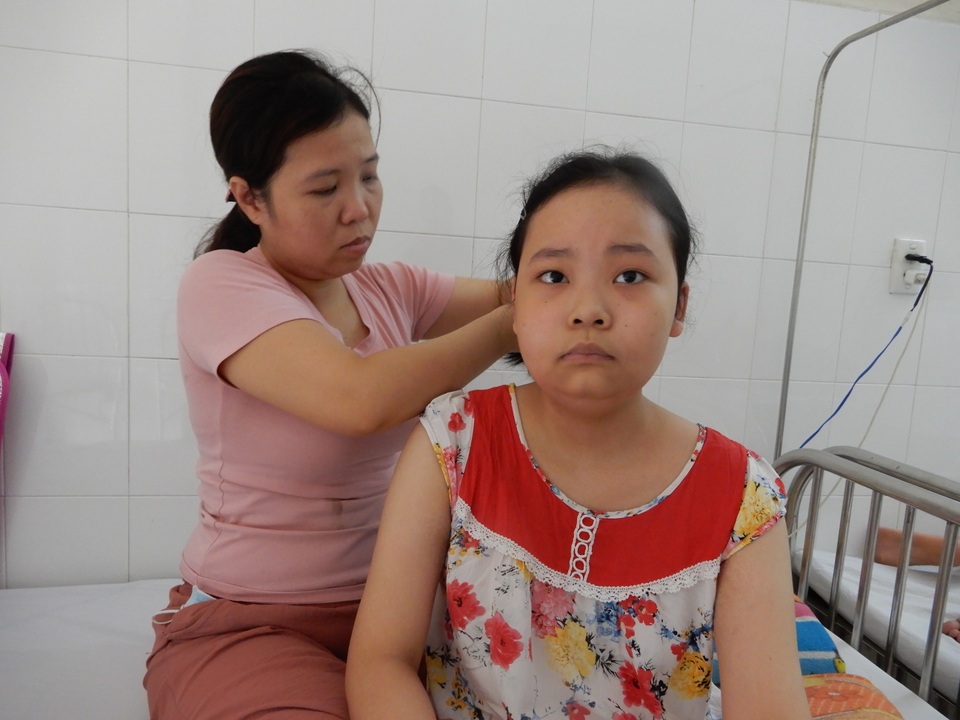 Cô học trò gồng mình chiến đấu bệnh tật, nghẹn ngào mơ ước ngày được đi học - 5 Cô học trò gồng mình chiến đấu bệnh tật, nghẹn ngào mơ ước ngày được đi học - 5