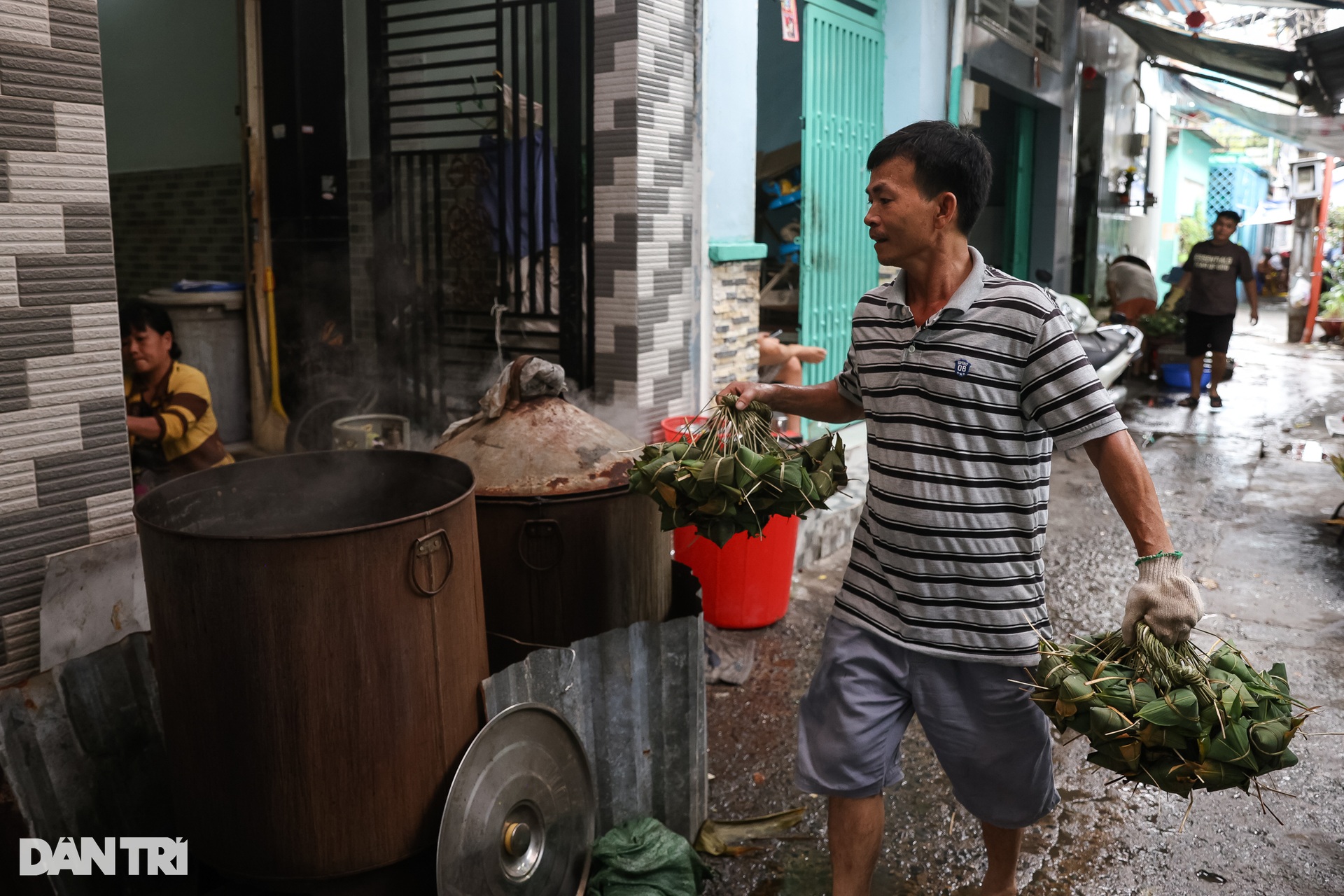 Hơn nửa thế kỷ giữ lửa nồi bánh ú lá tre dịp Tết Đoan Ngọ - 7 Hơn nửa thế kỷ giữ lửa nồi bánh ú lá tre dịp Tết Đoan Ngọ - 7