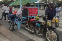 Quãng đường 1.600 km trên chiếc xe máy đặc biệt của gia đình quê Thái Bình