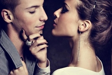 Cách "dằn mặt" của vợ người tình đại gia khiến gái trẻ sợ đến già