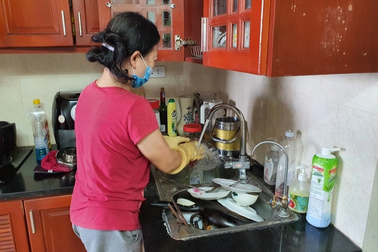 Cảnh báo chiêu trò công ty môi giới bắt tay giúp việc "chăn" tiền chủ nhà