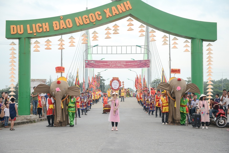 Độc đáo chương trình Tôn vinh tín ngưỡng thờ Mẫu và Hội làng Việt cổ - 5 Độc đáo chương trình Tôn vinh tín ngưỡng thờ Mẫu và Hội làng Việt cổ - 5