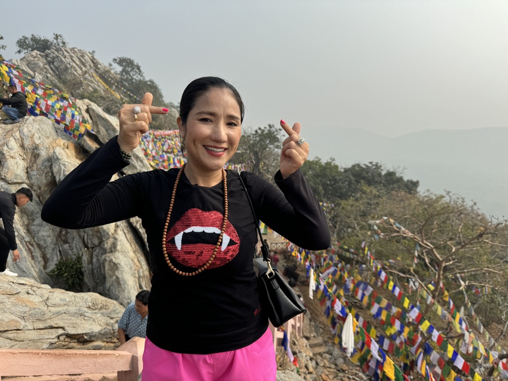 Cát Tường đưa gia đình đi du lịch Ấn Độ, bí mật làm sinh nhật cho bố - 1 Cát Tường đưa gia đình đi du lịch Ấn Độ, bí mật làm sinh nhật cho bố - 1
