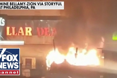 Mỹ: Bạo động bùng phát, hàng loạt cây ATM bị đánh bom